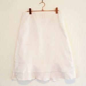 H&M White Skirt - Pretty Layered Flutter Bottom Skirt Size 6